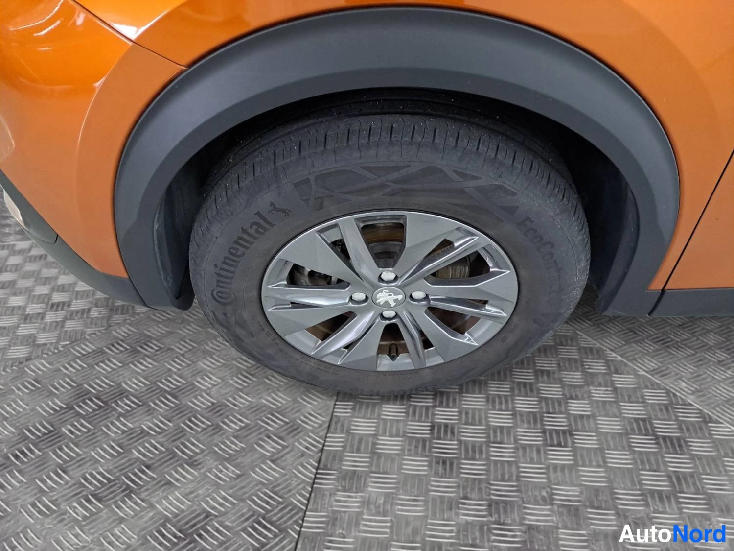 Oranssi Peugeot E-2008 2023, kuva 14