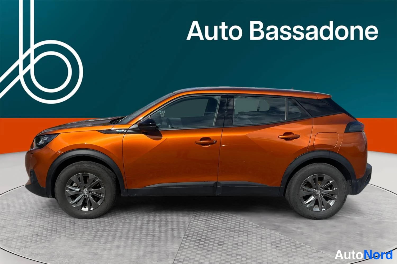 Oranssi Peugeot E-2008 2023, sivulta, kuva 5