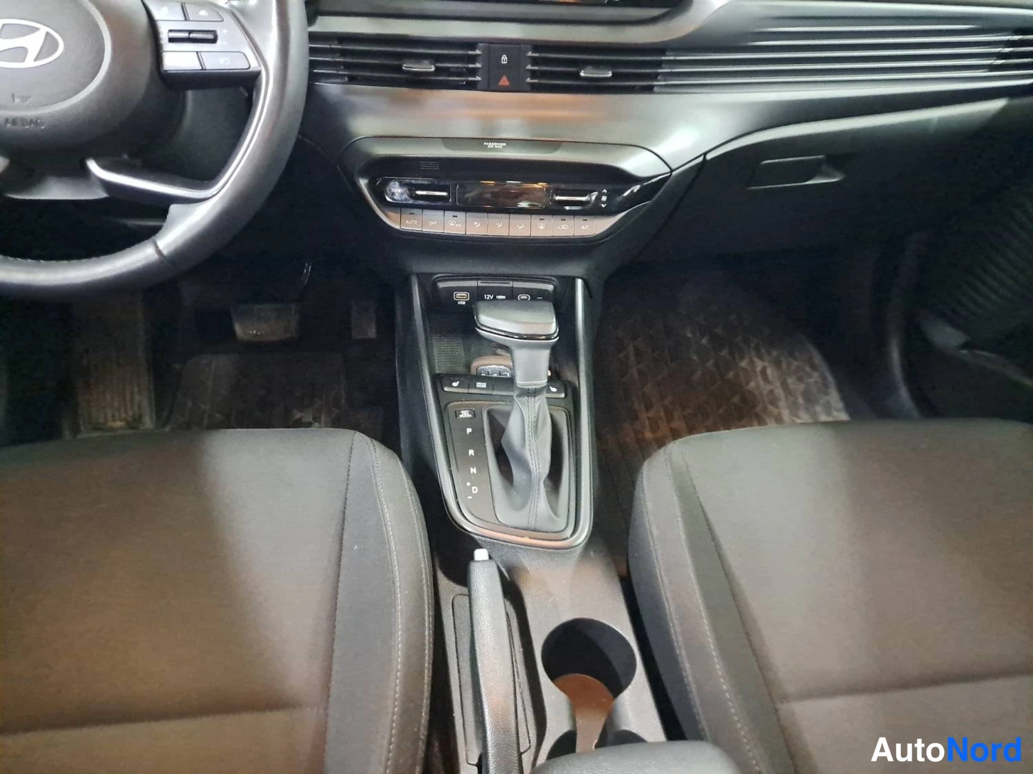 Vihreä Hyundai I20 2024, kuva 11