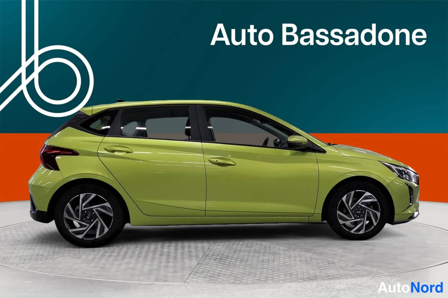 Vihreä Hyundai I20 2024, etuviisto, keula oikealle, kuva 2