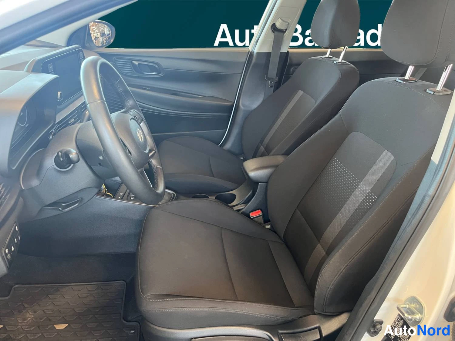 Valkoinen Hyundai I20 2024, kuva 9