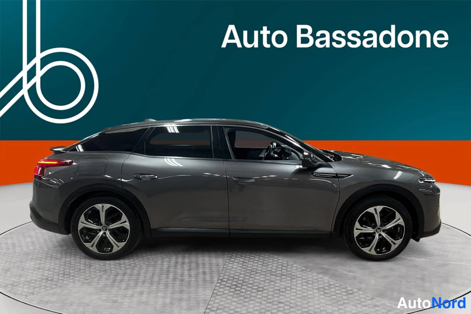 Harmaa Citroen C5 x 2022, sivulta, kuva 4