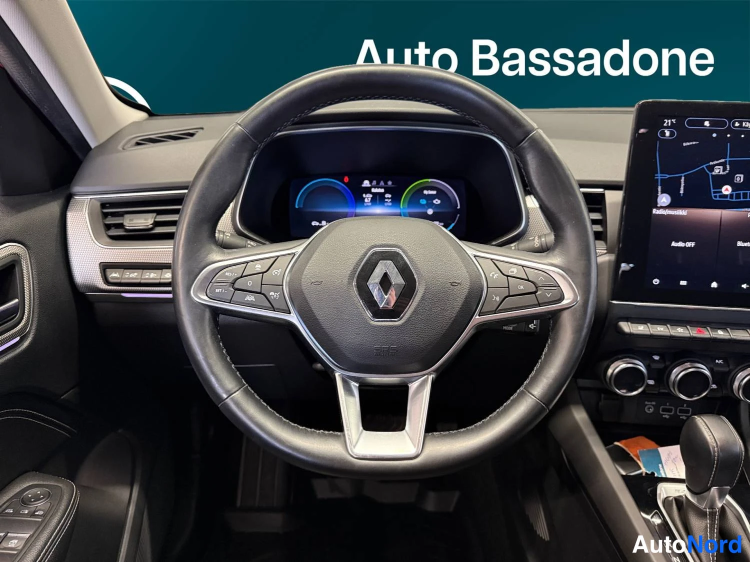 Punainen Renault Arkana E-TECH 2022, kuva 10