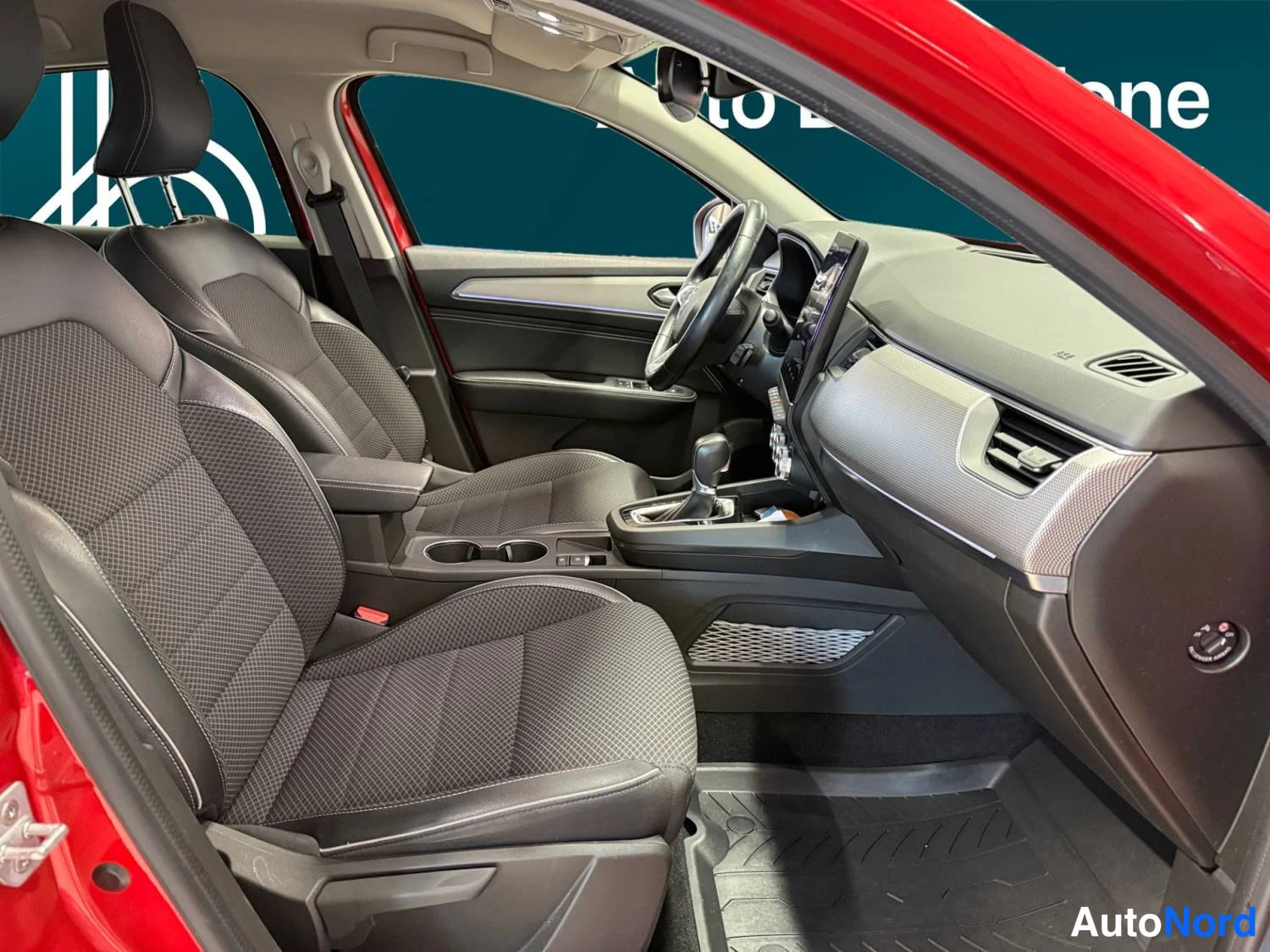 Punainen Renault Arkana E-TECH 2022, kuva 13