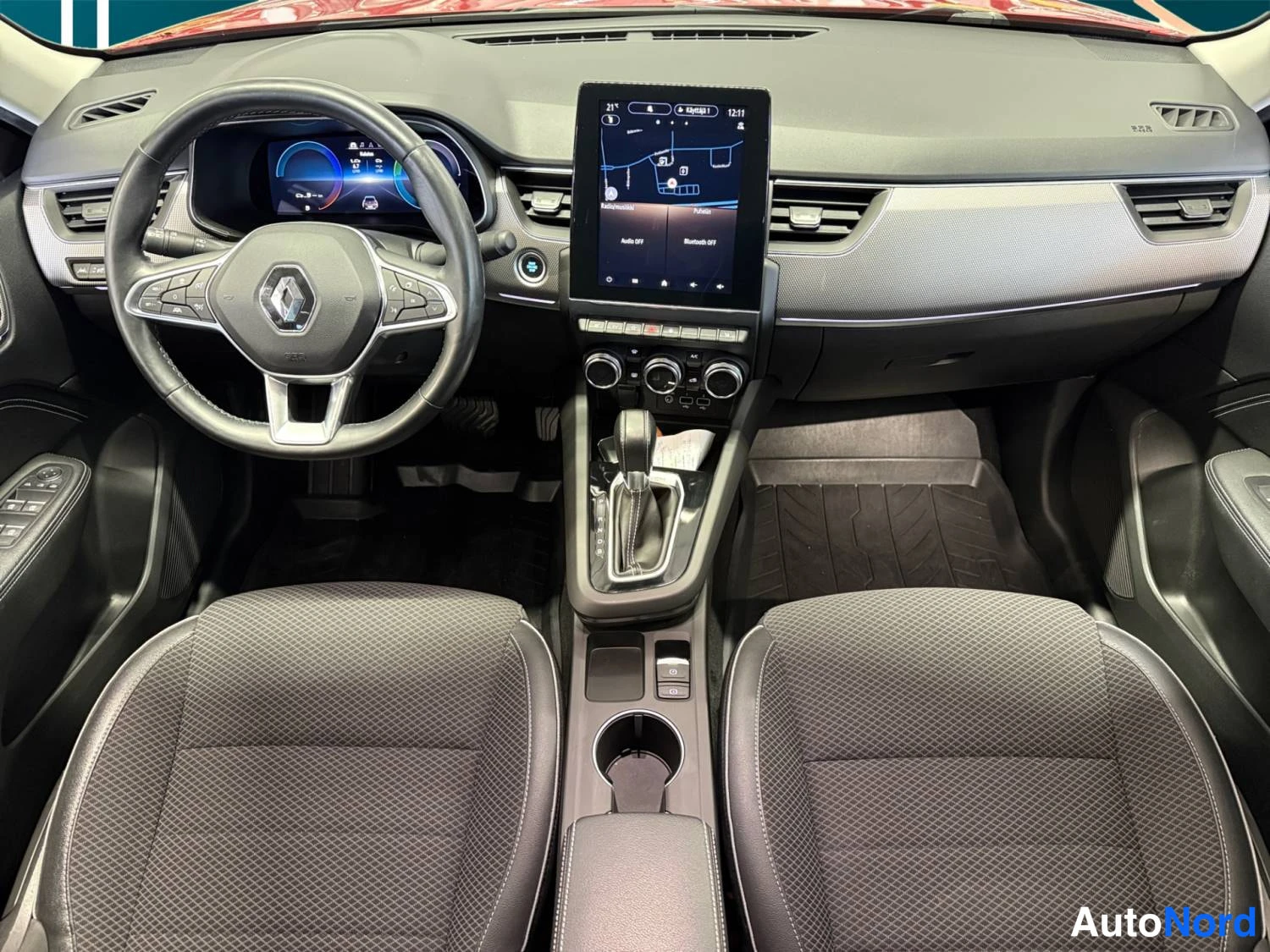 Punainen Renault Arkana E-TECH 2022, kuva 8