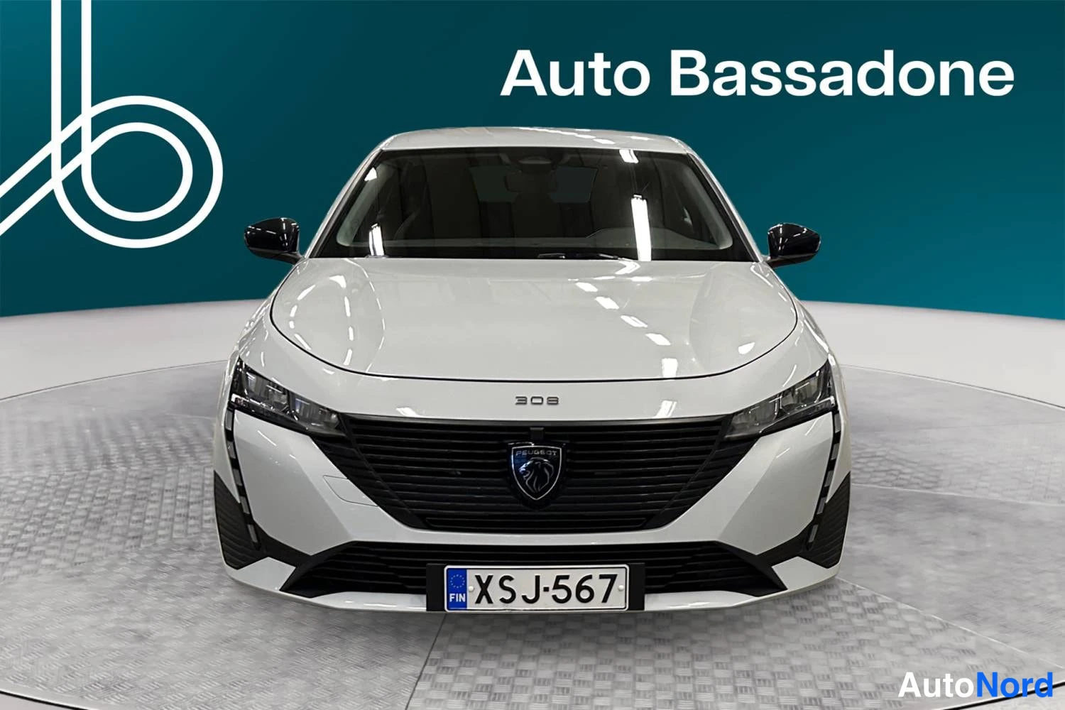 Valkoinen Peugeot 308 2023, edestä, kuva 4