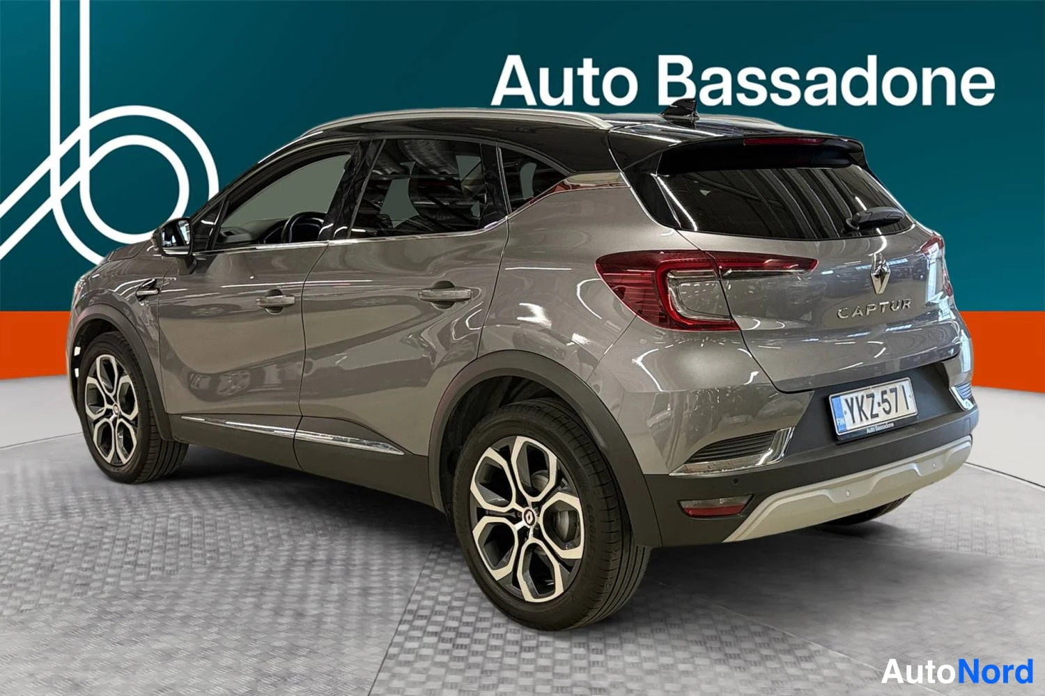 Harmaa Renault Captur 2022, takaviisto, kuva 7