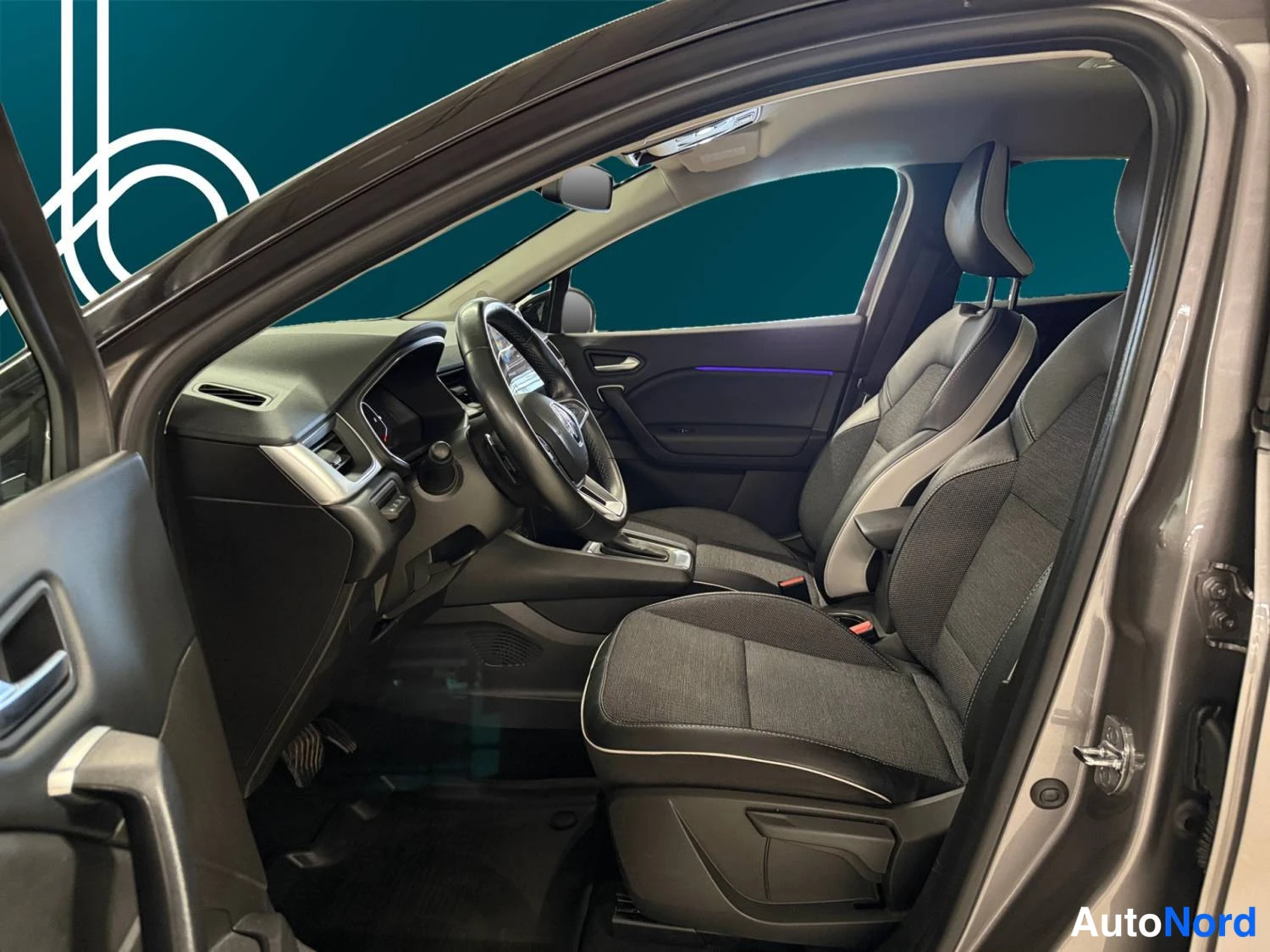 Harmaa Renault Captur 2022, kuva 10