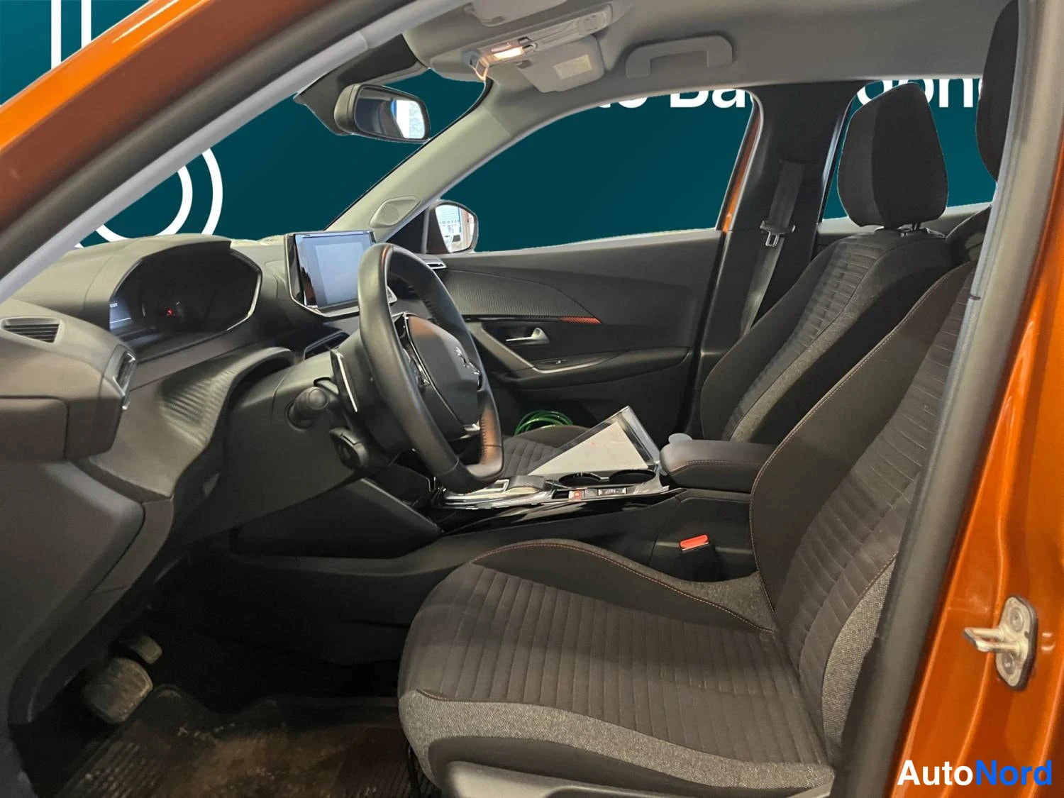 Oranssi Peugeot 2008 2022, kuva 7