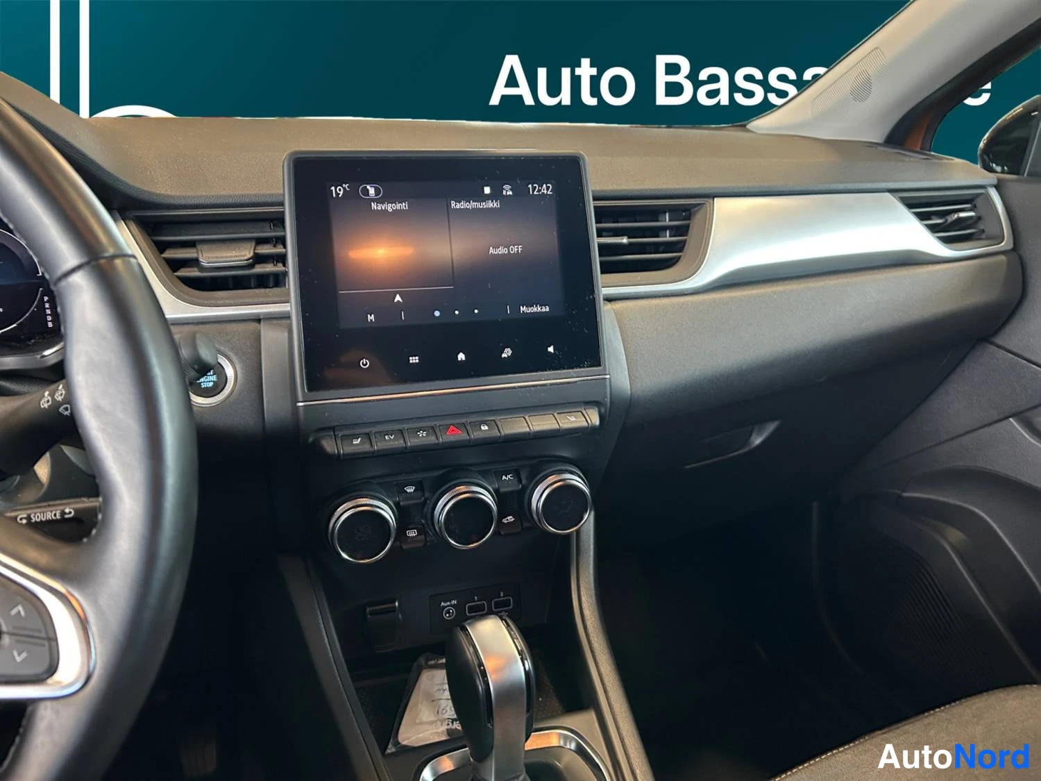 Oranssi Renault Captur E-TECH Plug-in hybrid 2022, kuva 11