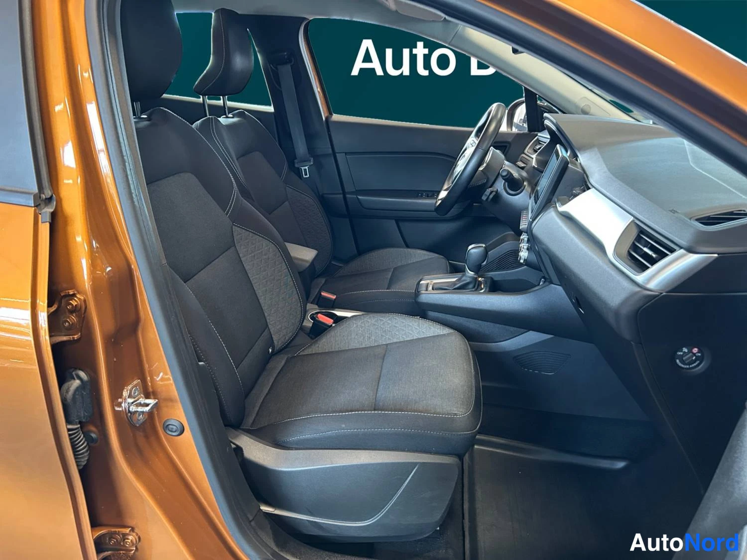 Oranssi Renault Captur E-TECH Plug-in hybrid 2022, kuva 15