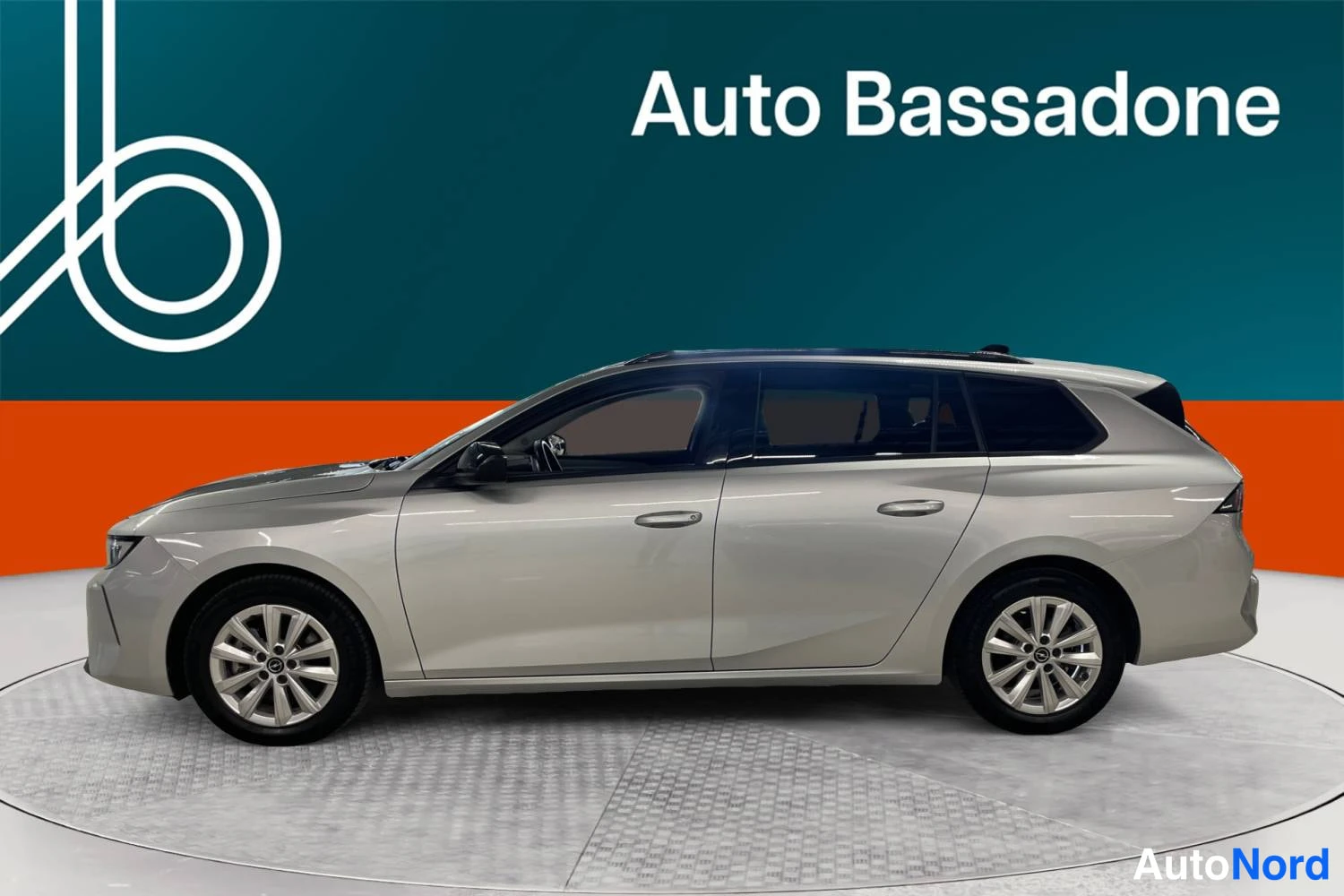 Hopea Opel Astra Sports Tourer 2024, sivulta, kuva 4