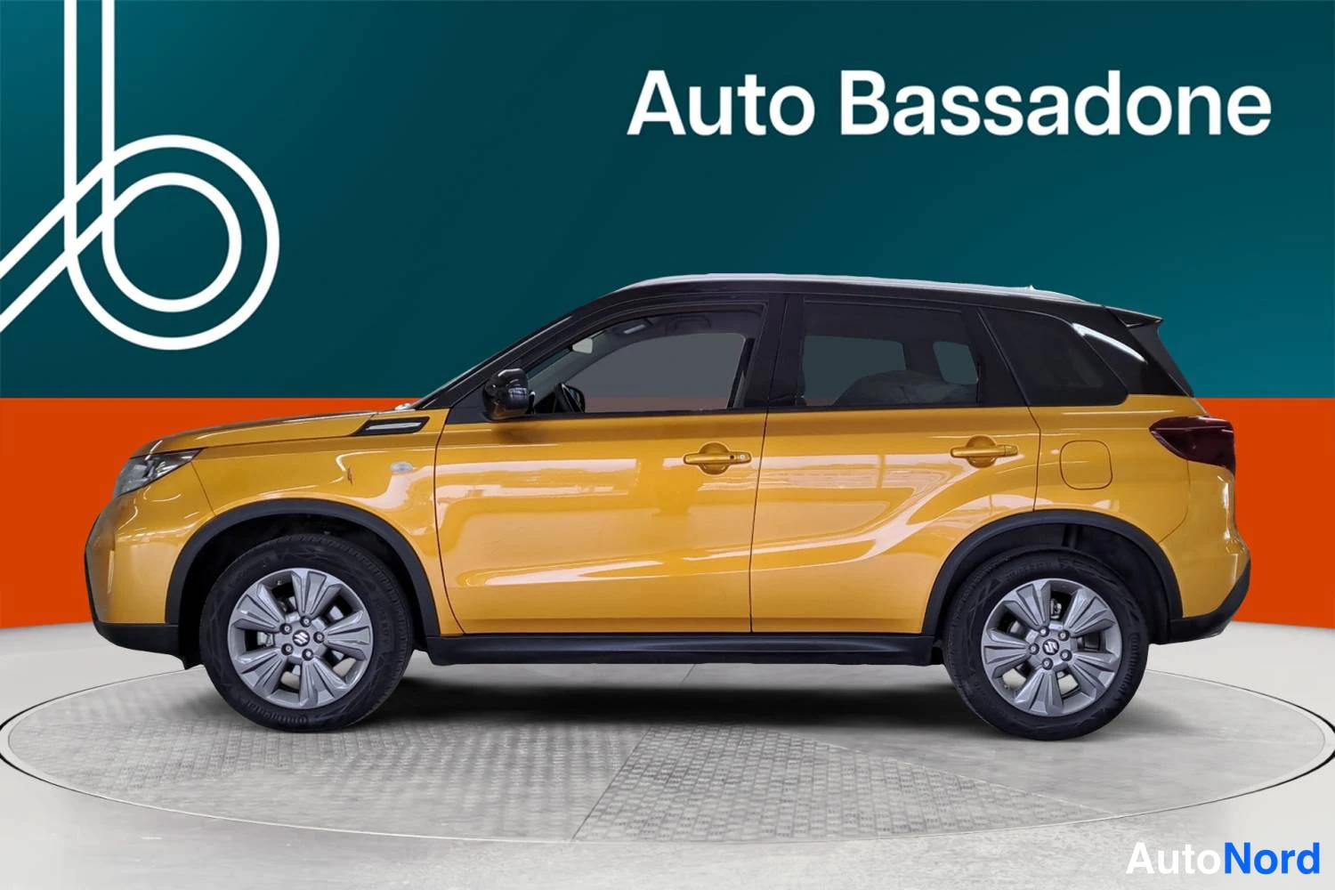 Keltainen Suzuki Vitara 2025, etuviisto, keula vasemmalle, kuva 2