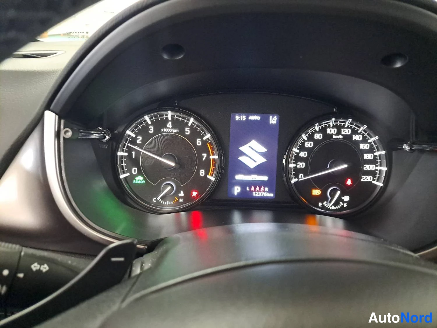 Keltainen Suzuki Vitara 2025, kuva 20