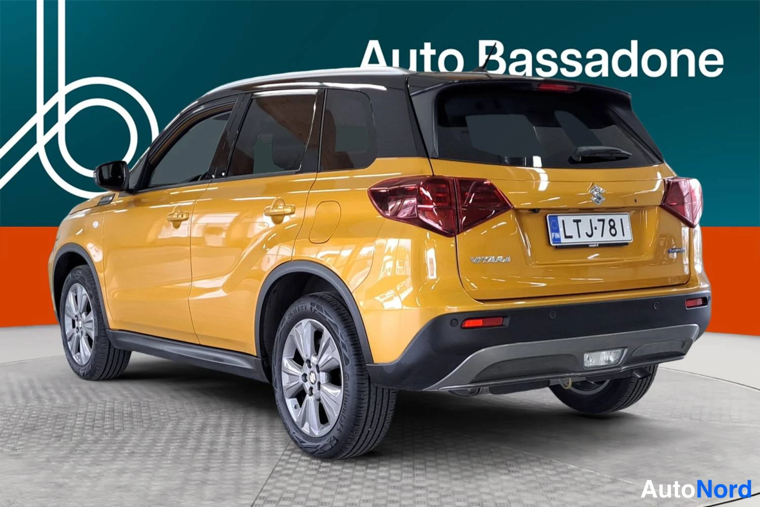 Keltainen Suzuki Vitara 2025, takaviisto, kuva 6