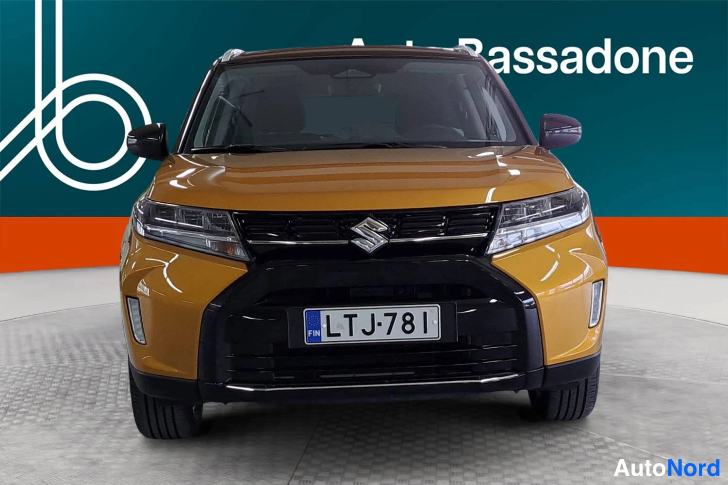 Keltainen Suzuki Vitara 2025, edestä, kuva 4