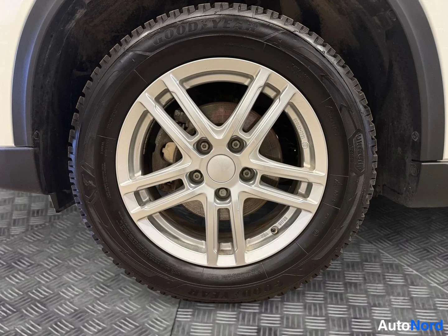 Valkoinen Suzuki Vitara 2024, yksityiskohta, kuva 18