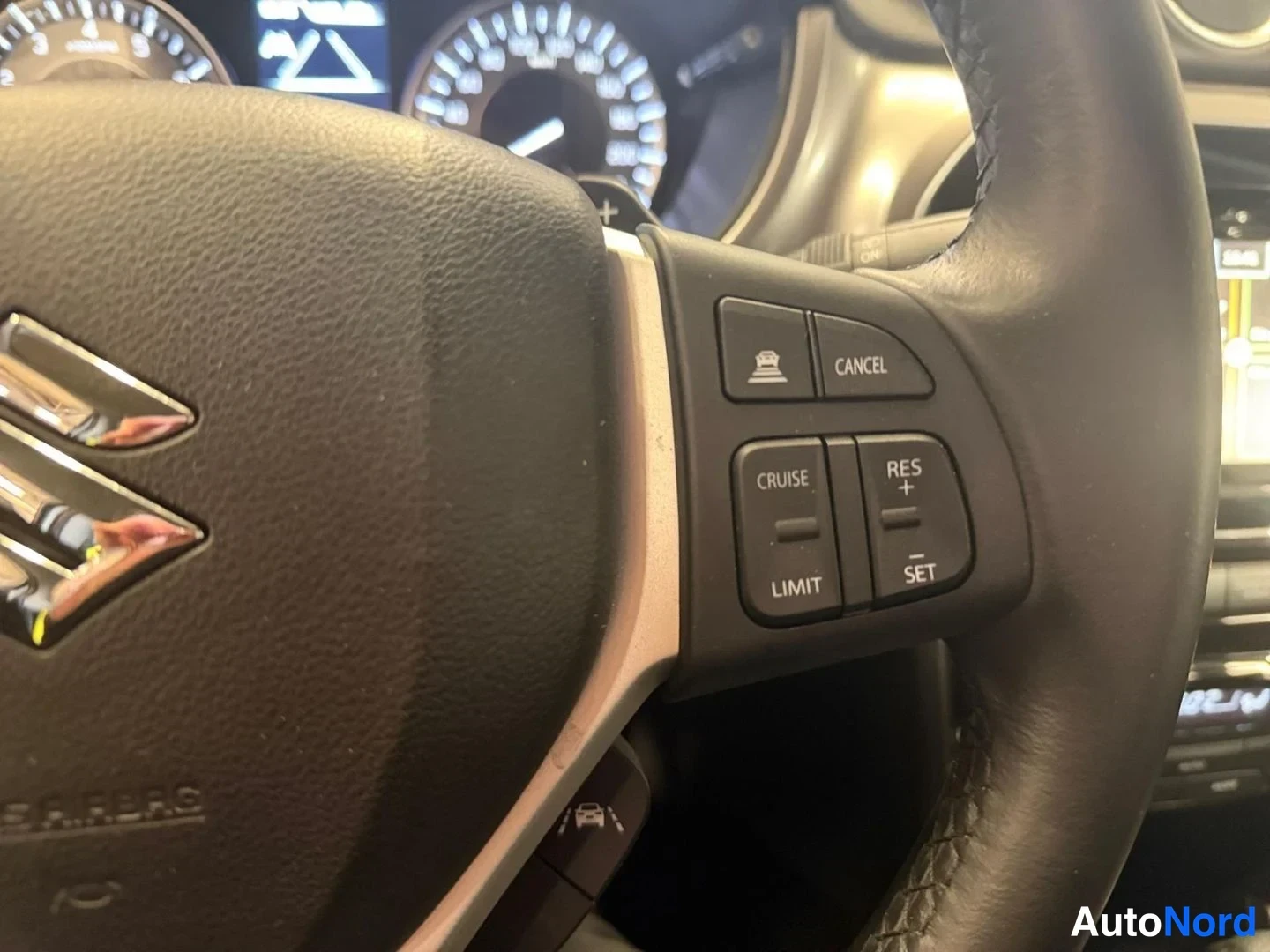 Valkoinen Suzuki Vitara 2024, yksityiskohta, kuva 21