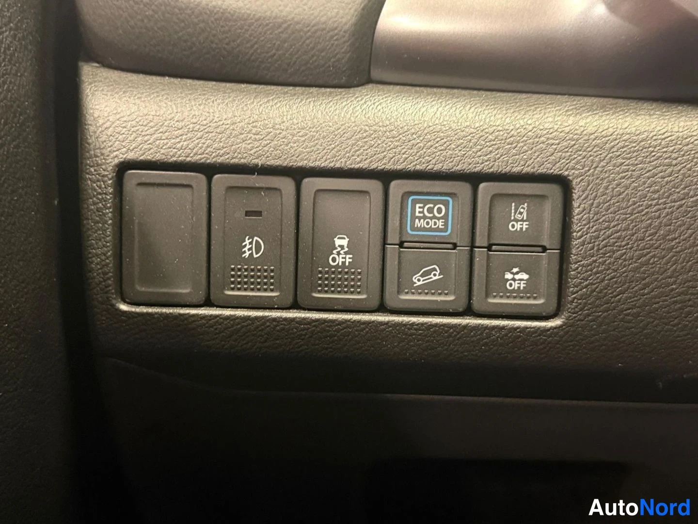 Valkoinen Suzuki Vitara 2024, yksityiskohta, kuva 23