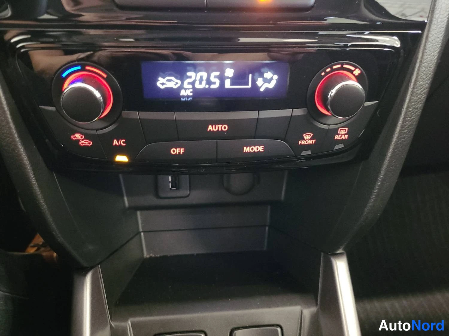 Sininen Suzuki Vitara 2025, kuva 22