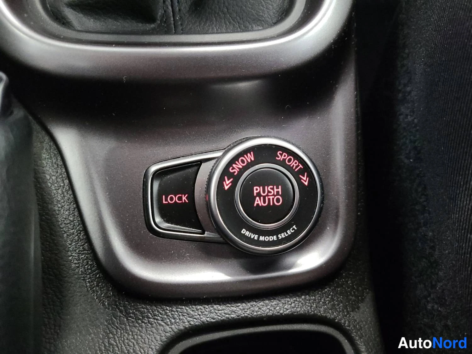 Sininen Suzuki Vitara 2025, kuva 26