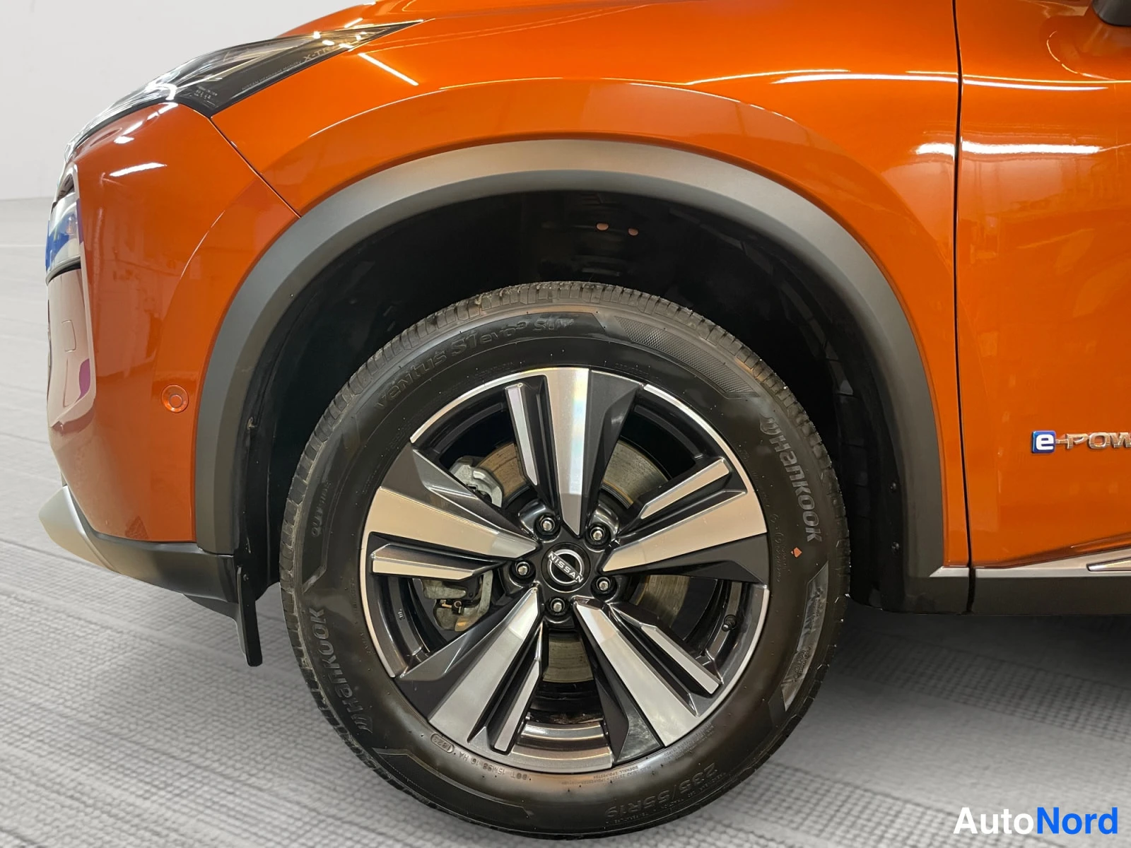 Oranssi Nissan X-Trail 2023, yksityiskohta, kuva 17