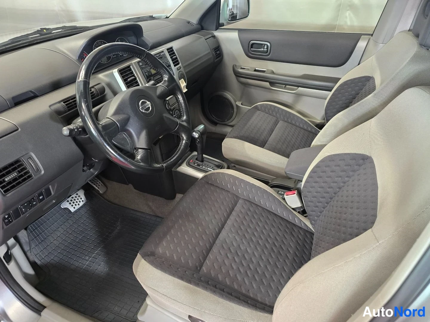 Silver Nissan X-TRAIL 2004, photo 6