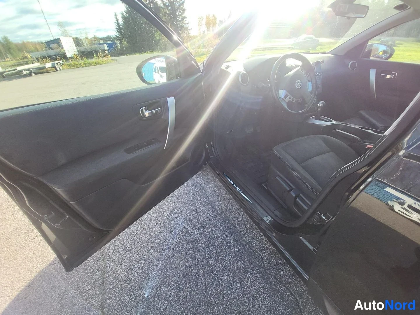 Musta Nissan Qashqai 2013, kuva 17