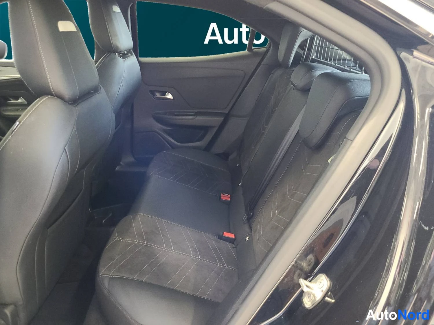 Musta Opel Mokka 2021, kuva 13