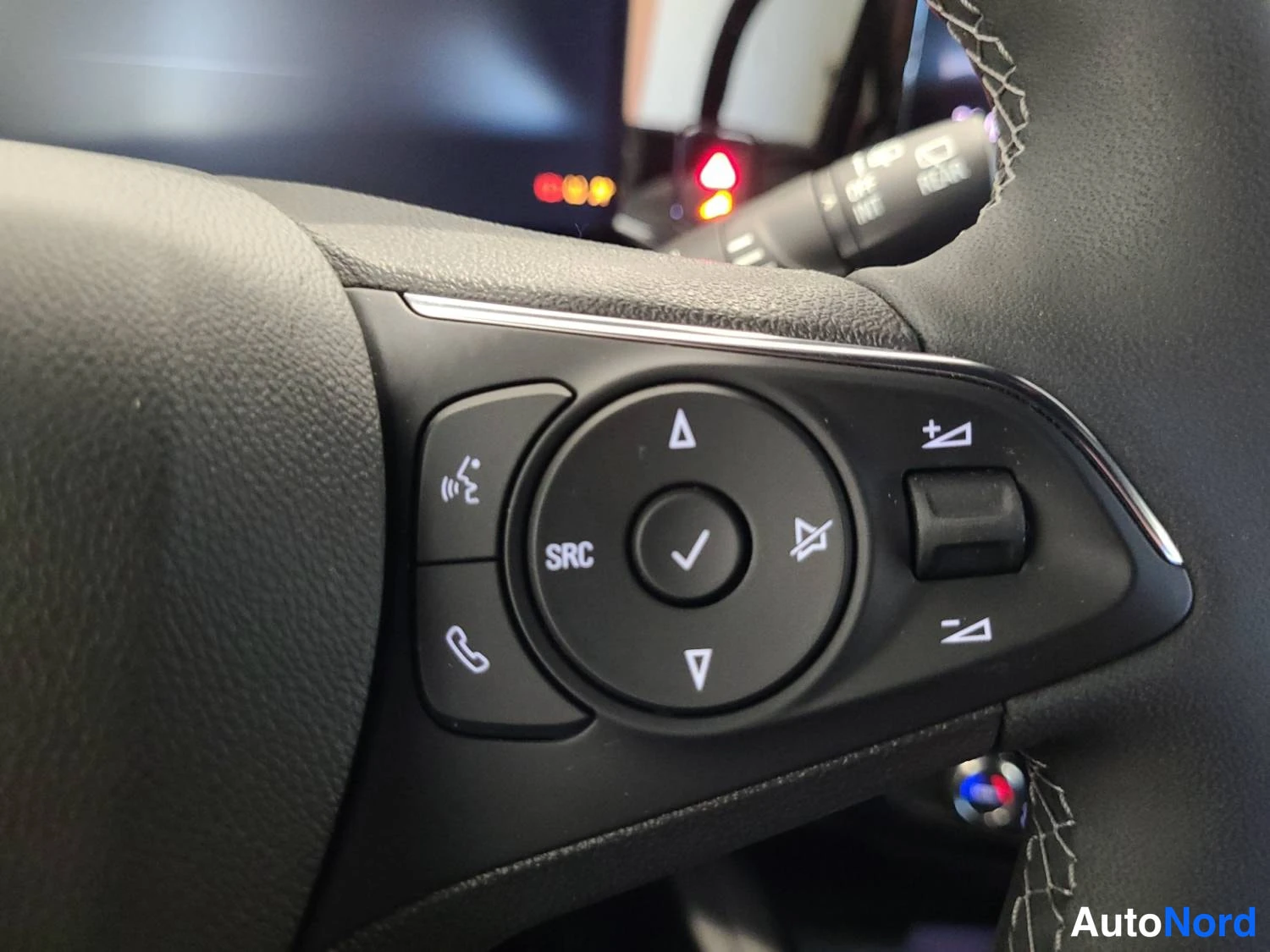 Musta Opel Mokka 2021, kuva 18