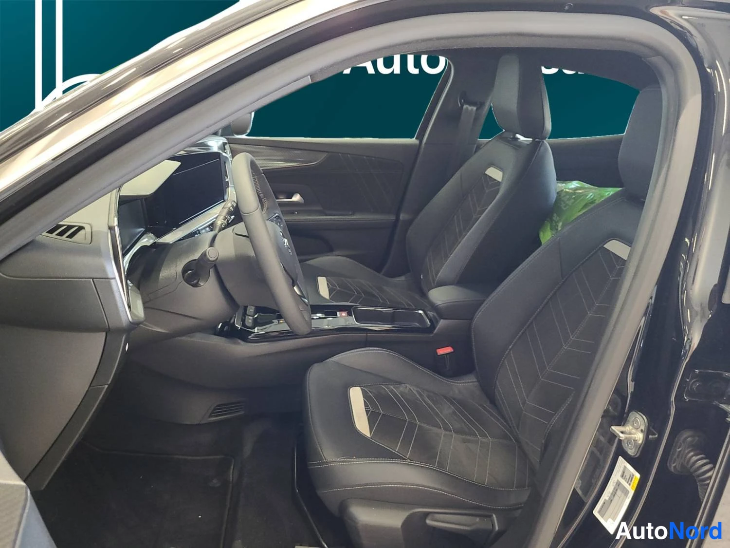Musta Opel Mokka 2021, kuva 9