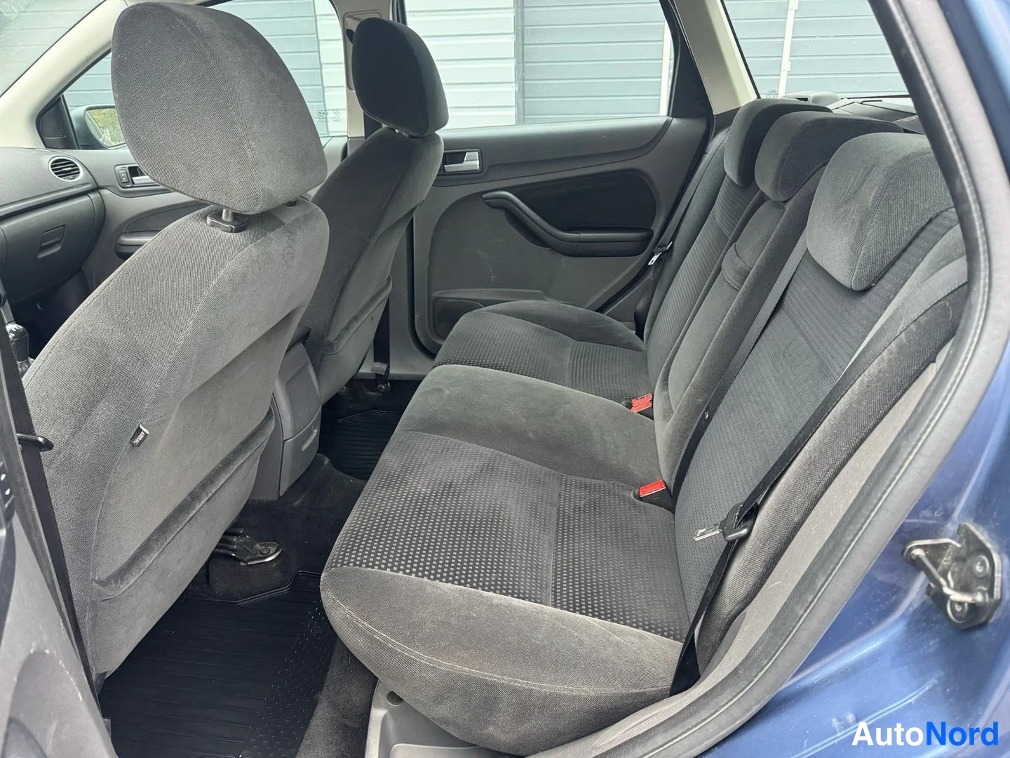 Sininen Ford Focus 2005, kuva 10