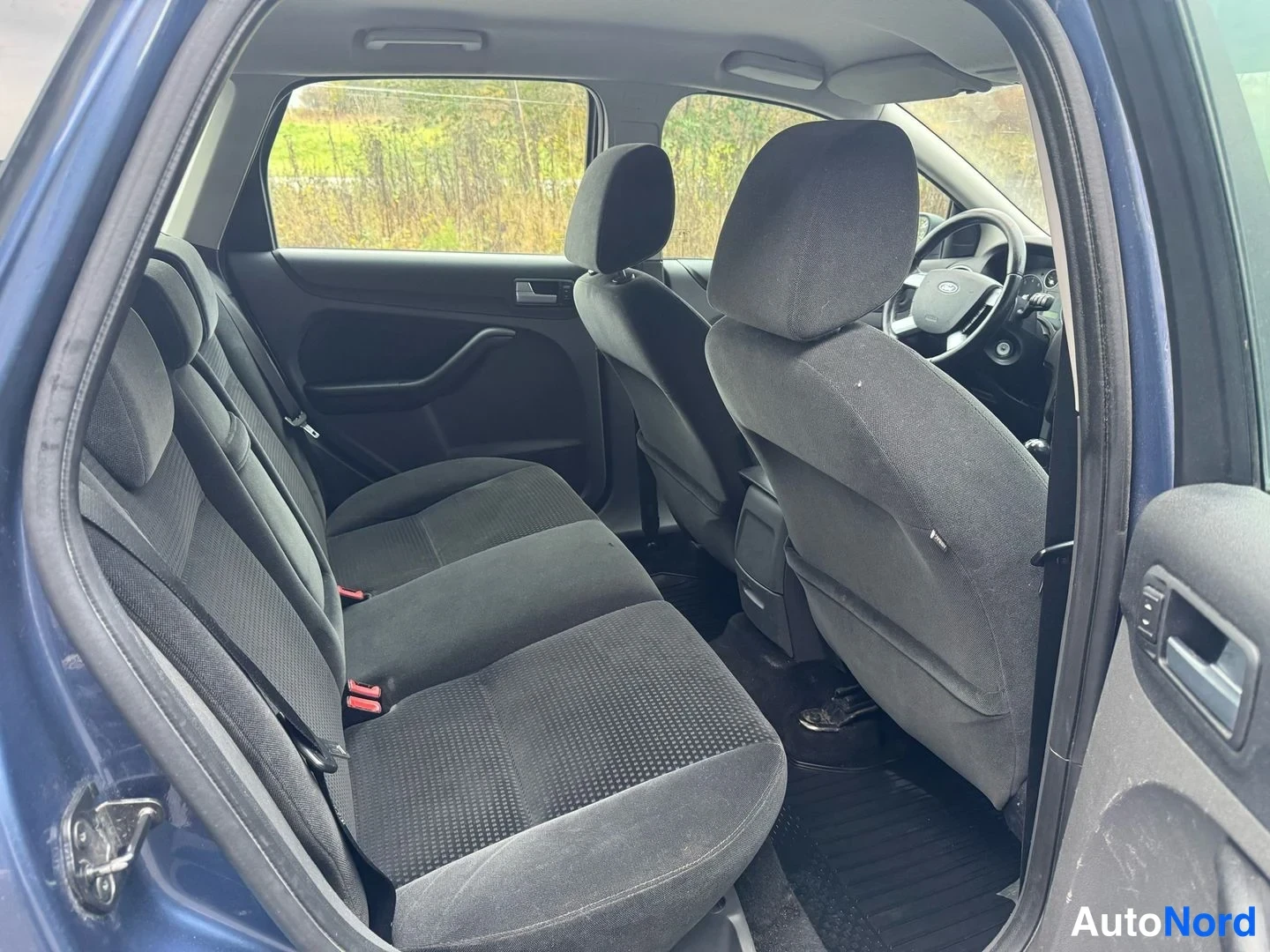 Sininen Ford Focus 2005, kuva 12