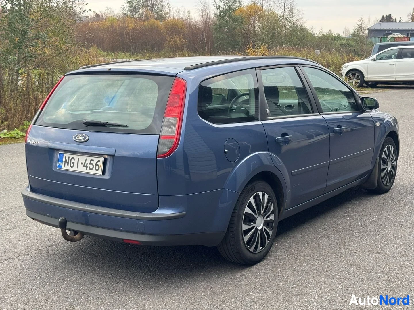 Sininen Ford Focus 2005, takaviisto, kuva 6