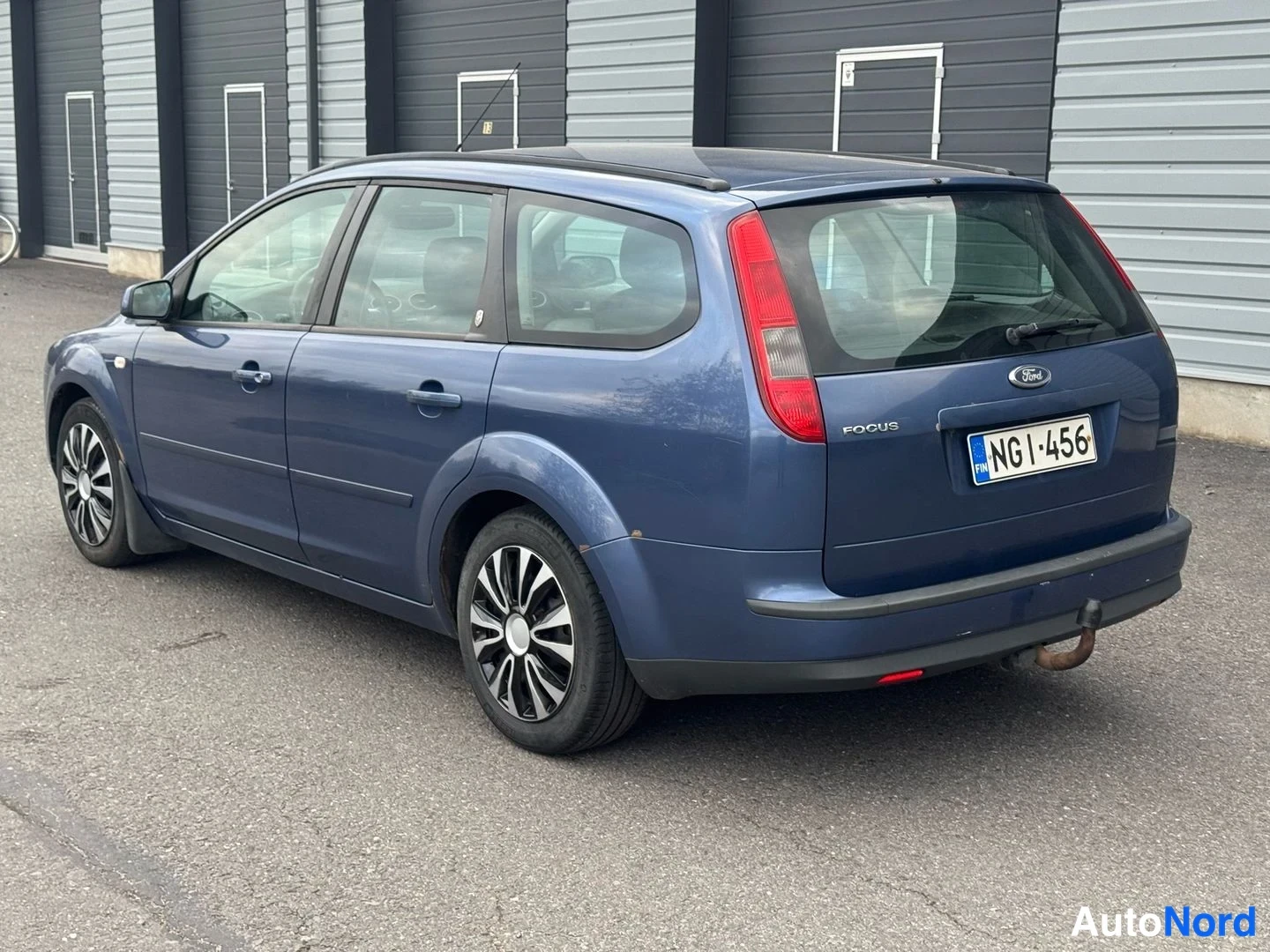 Sininen Ford Focus 2005, takaviisto, kuva 7
