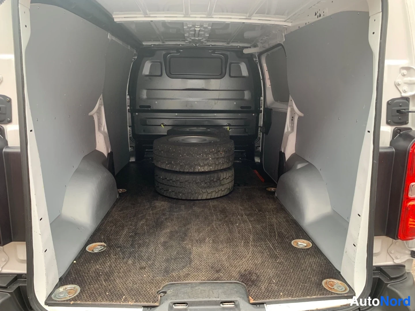 Valkoinen Fiat Scudo 2022, tavaratila, kuva 14