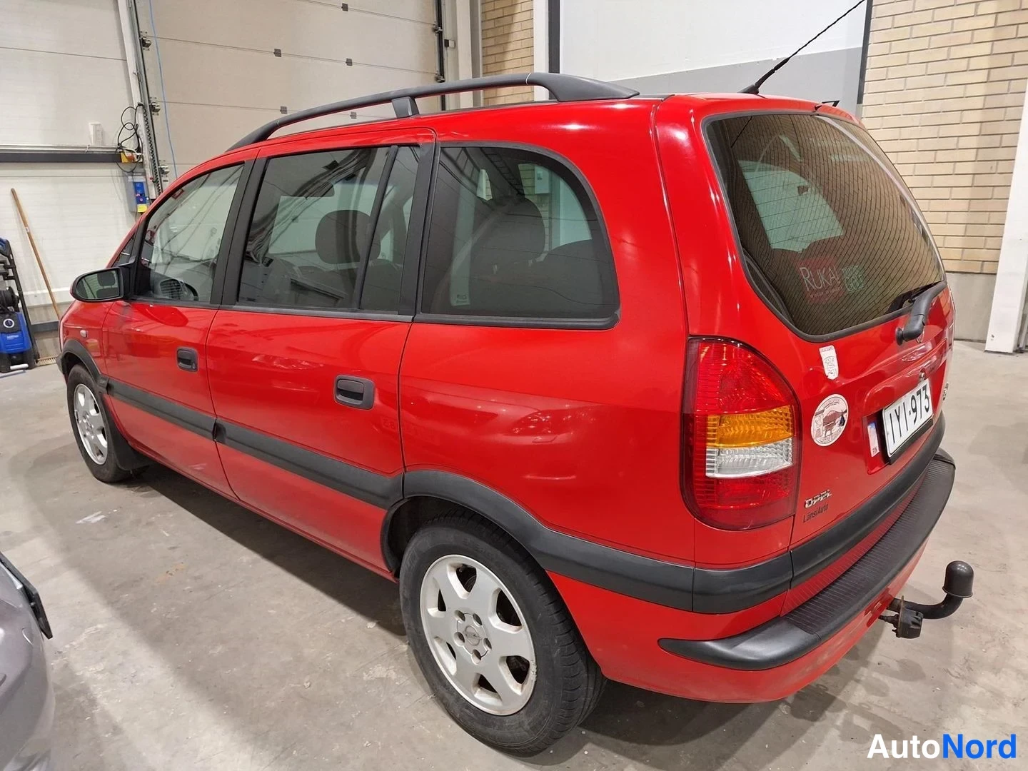 Punainen Opel Zafira 2000, takaviisto, kuva 4