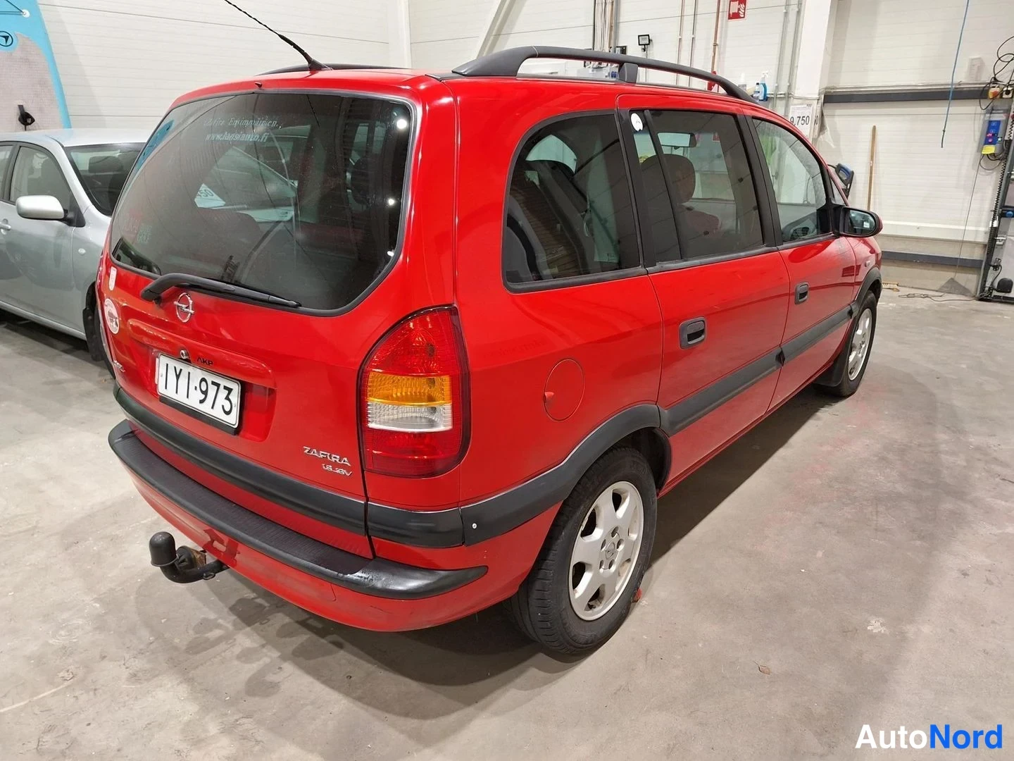 Punainen Opel Zafira 2000, takaviisto, kuva 5