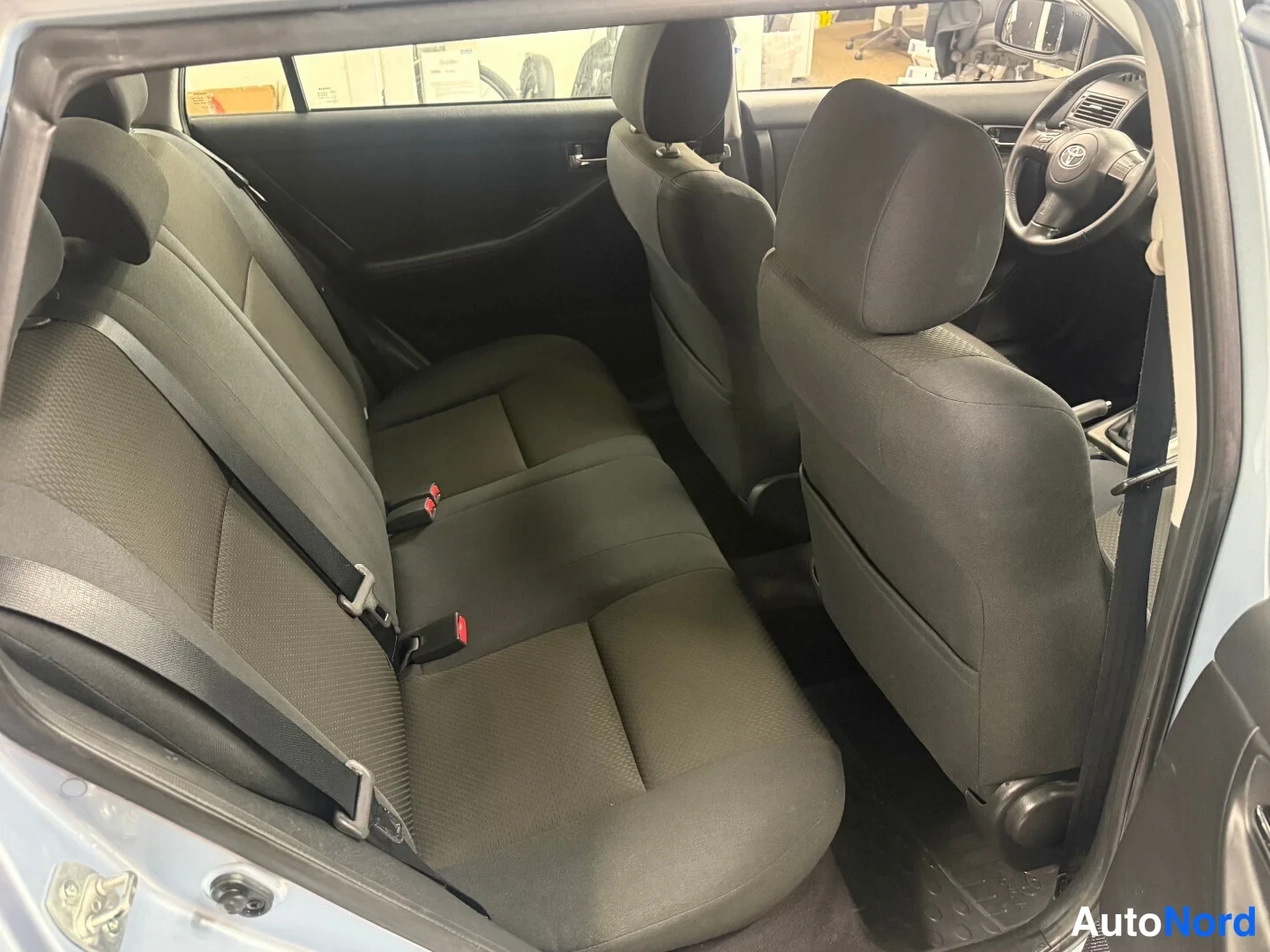 Sininen Toyota Corolla 2004, kuva 7