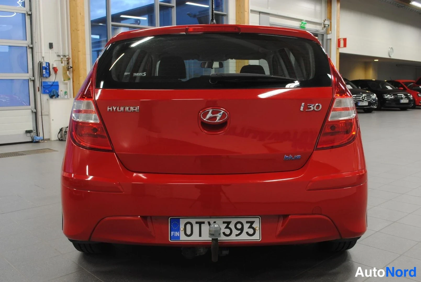 Punainen Hyundai i30 2010, takaa, kuva 7