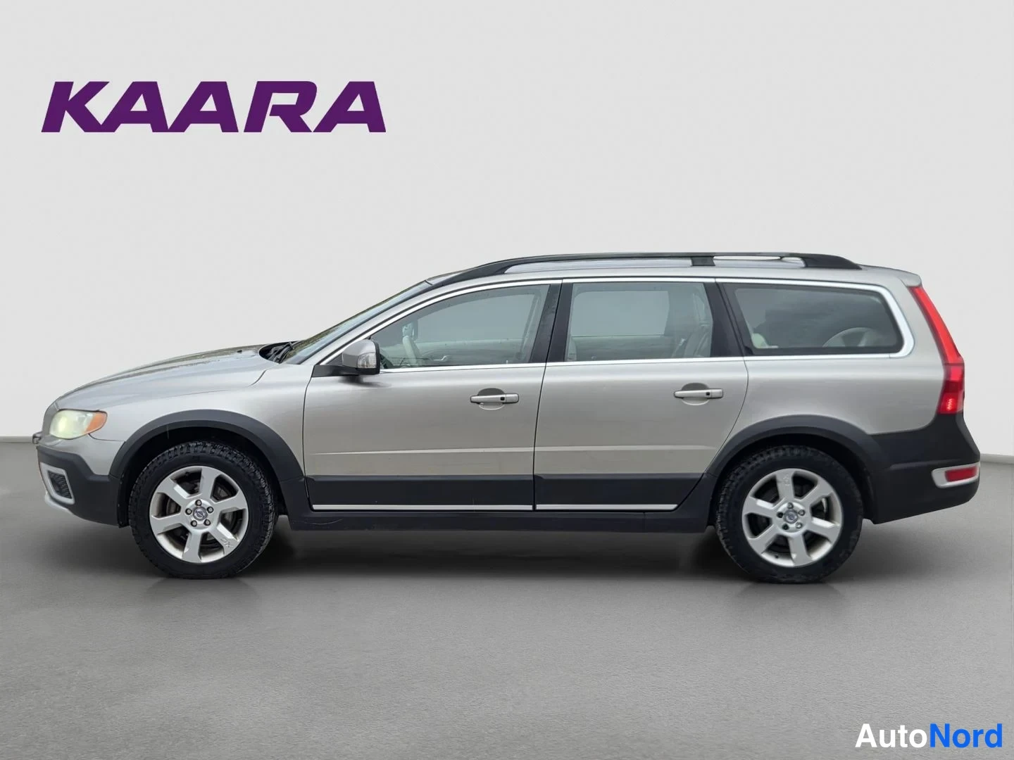 Beige Volvo XC70 2010, etuviisto, keula vasemmalle, kuva 2