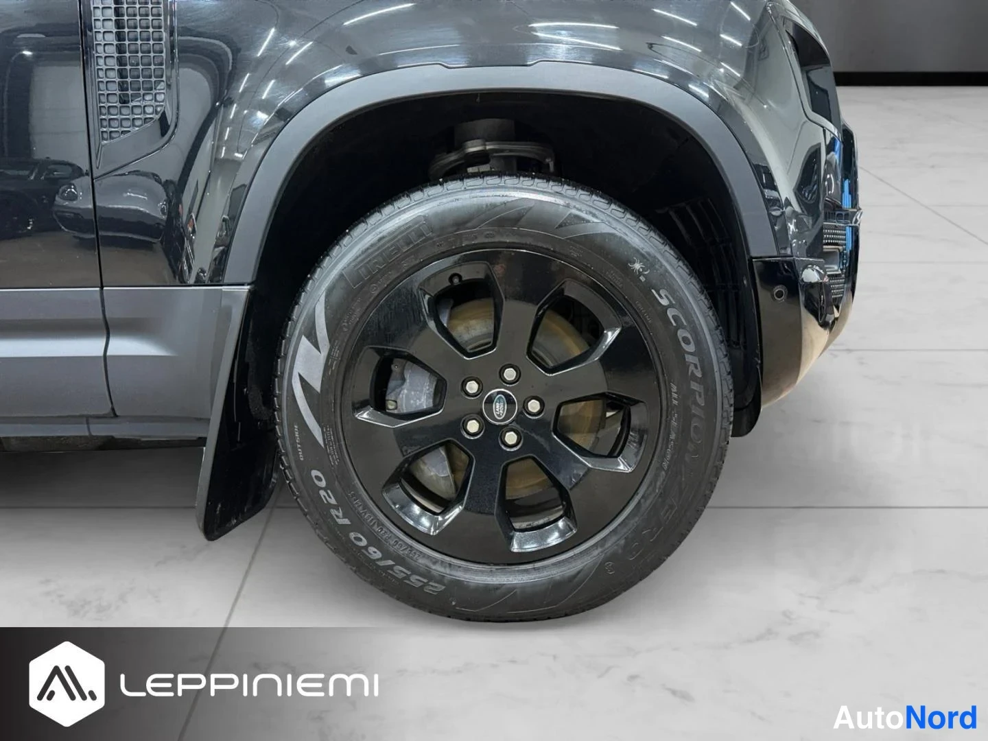Musta Land Rover Defender 110 2022, kuva 8