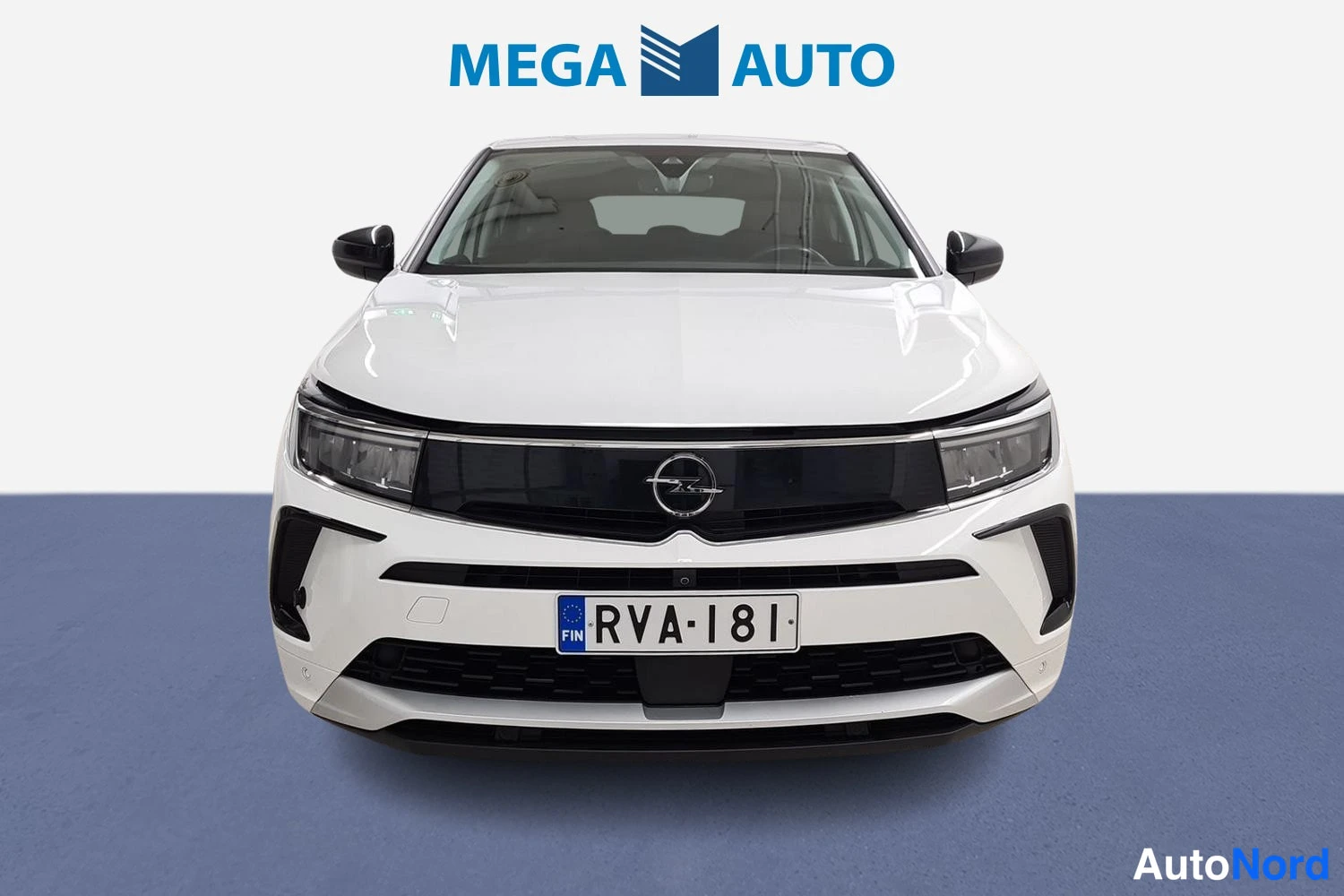 Valkoinen Opel Grandland 2023, edestä, kuva 3