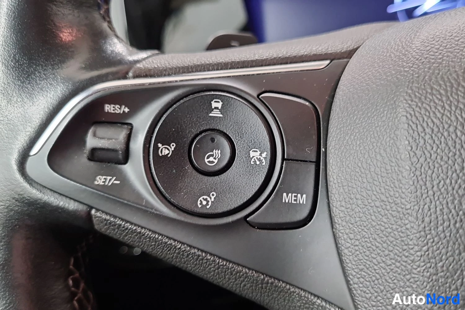 Valkoinen Opel Grandland 2023, kuva 41