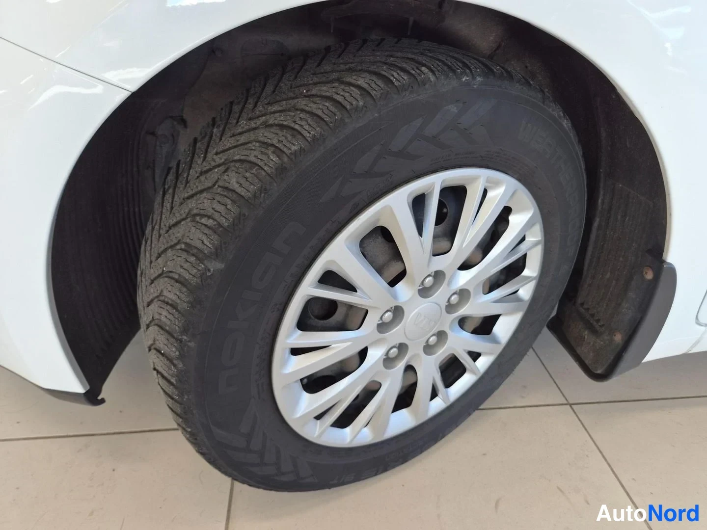 Valkoinen Kia Ceed 2015, kuva 19