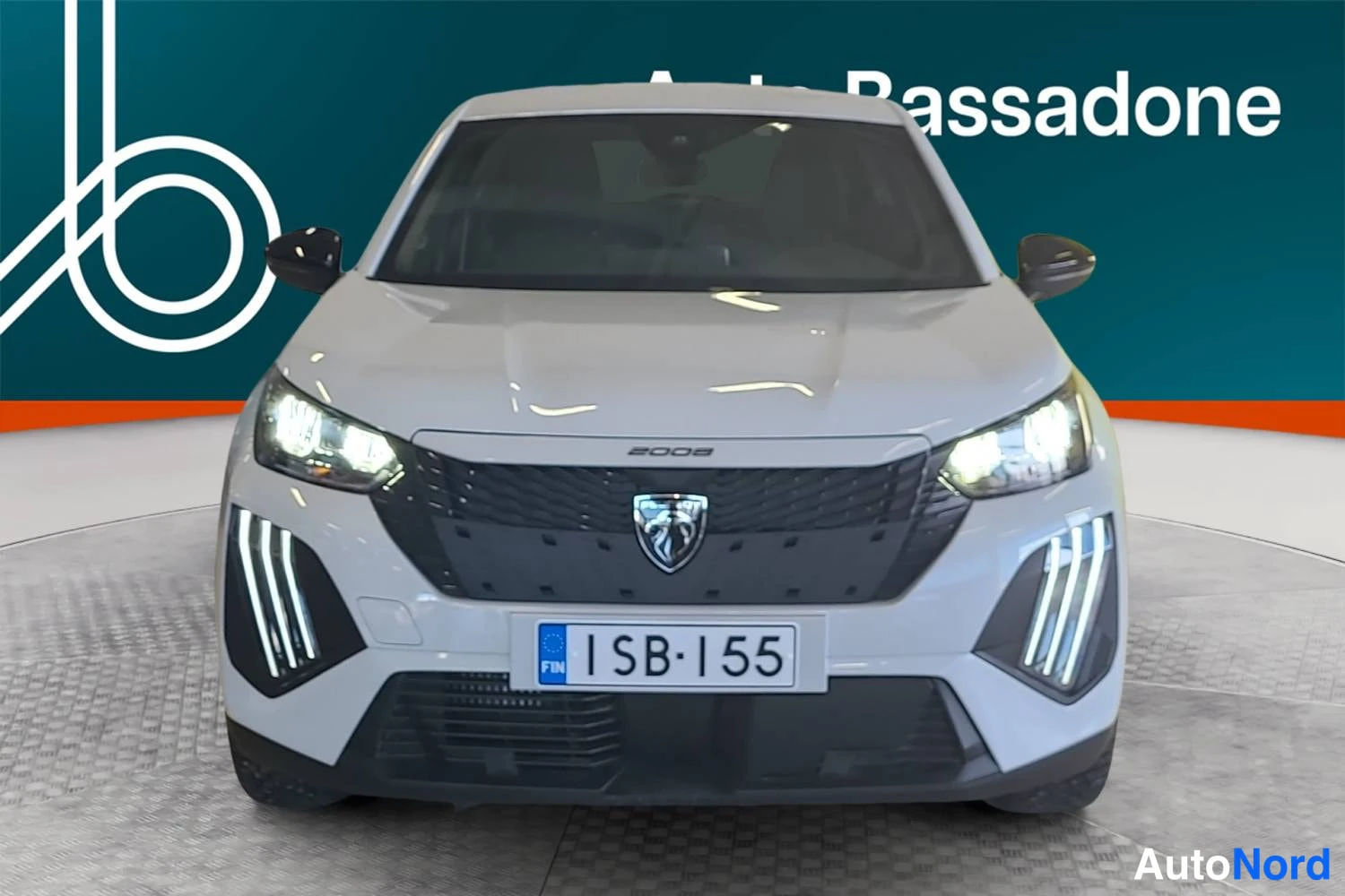 Valkoinen Peugeot 2008 2026, edestä, kuva 4