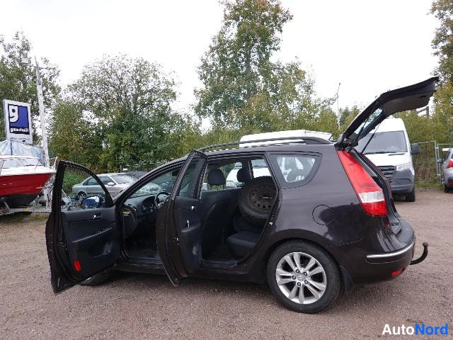 Musta Hyundai i30 2008, takaviisto, kuva 16