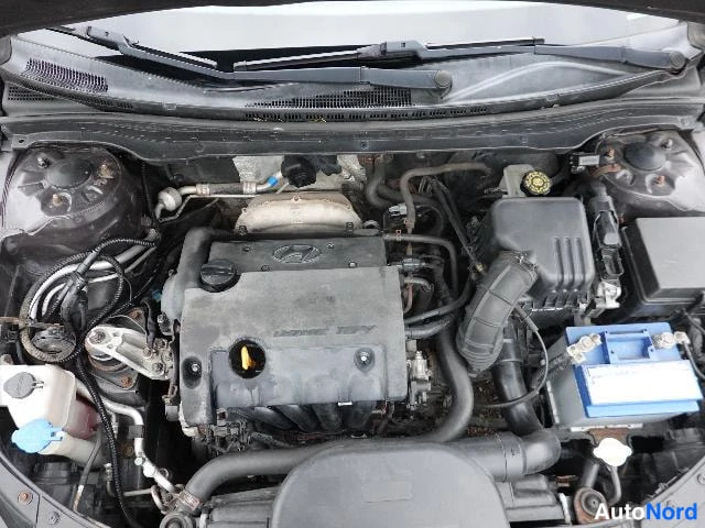Musta Hyundai i30 2008, moottoritila, kuva 23