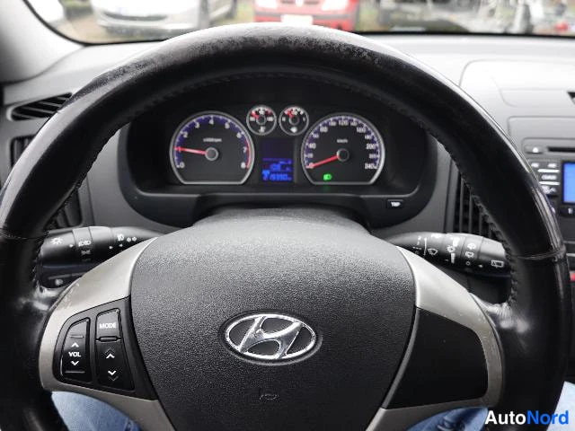 Musta Hyundai i30 2008, yksityiskohta, kuva 32