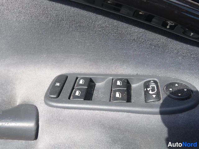 Punainen Citroen C5 2005, kuva 14